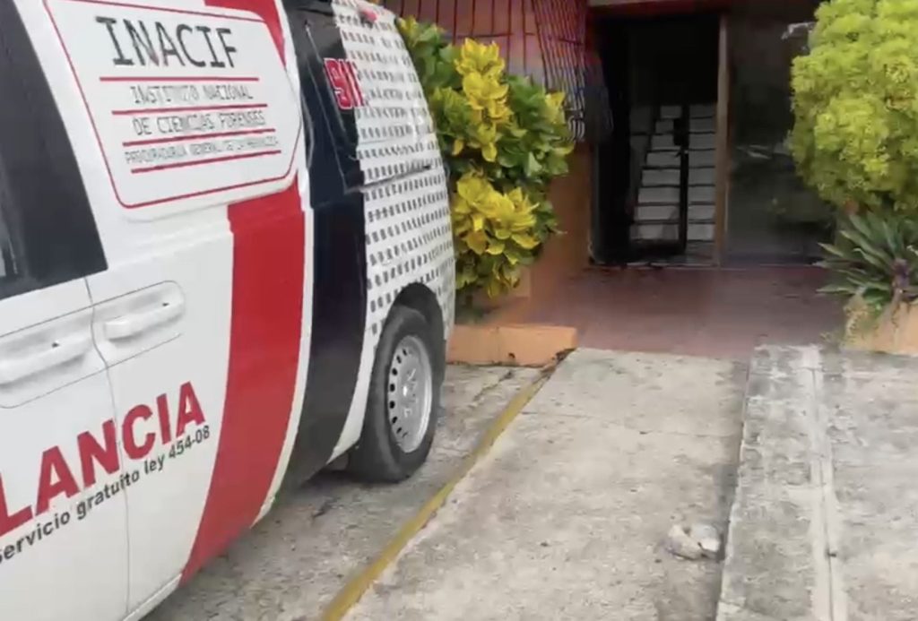 Hombre muere desangrado tras herirse con cristal mientras huía de Uber por supuesto impago