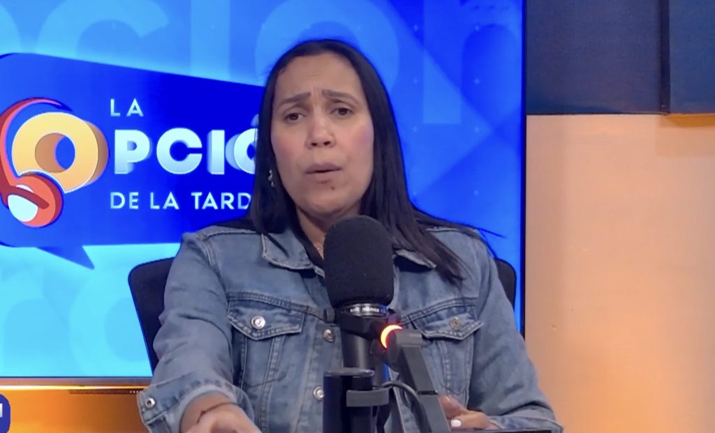 “Ellos tienen al pueblo jodido”: periodista tras conflicto entre ARS y clínicas privadas