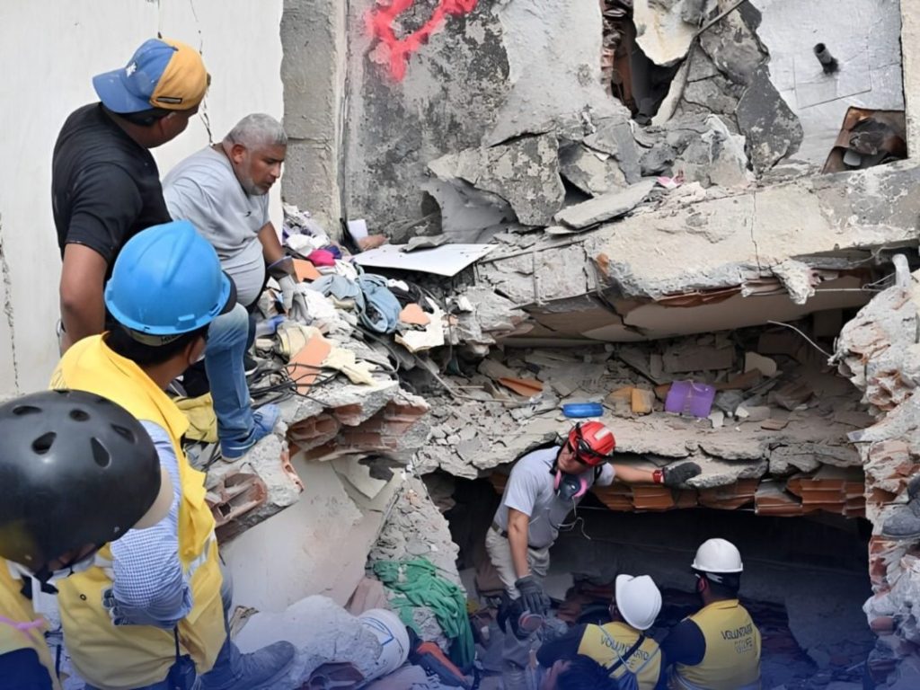 Suben a 3.899 los muertos tras el doble terremoto en Venezuela