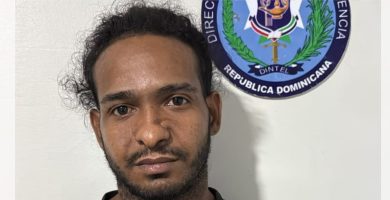 Detienen a El Feo ocupan presuntas drogas durante allanamiento en Santiago Oeste