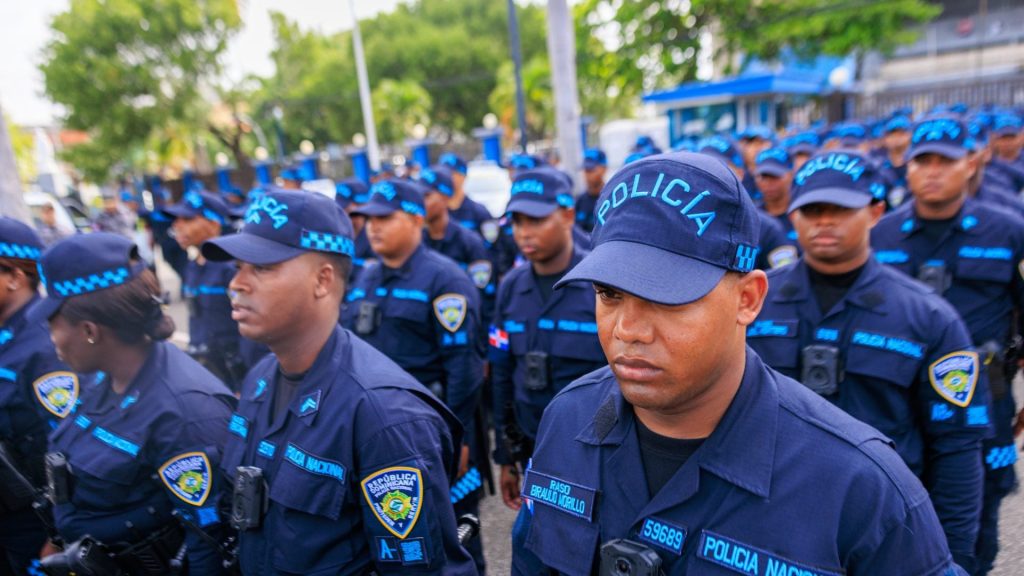 Reforma policial avanza: policías con faltas graves perderán salario y no podrán ascender