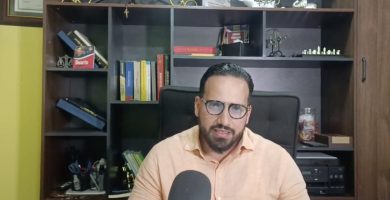 Fue agredido y sigue detenido: denuncian retraso en audiencia de coerción