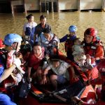 China evacúa a miles de estudiantes y profesores atrapados tras las inundaciones