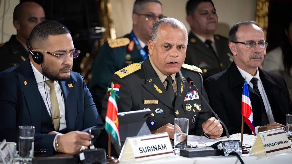 Ministro de Defensa resalta cooperación internacional para combatir narcotráfico y ciberataques