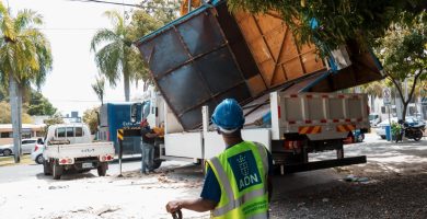 Alcaldía del Distrito Nacional retira dos bancas de lotería instaladas de manera irregular en la avenida Jiménez Moya