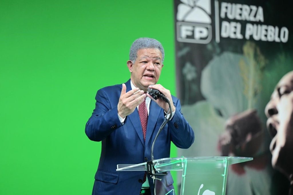 Leonel Fernández: «El pueblo siente que el Gobierno va en reversa»