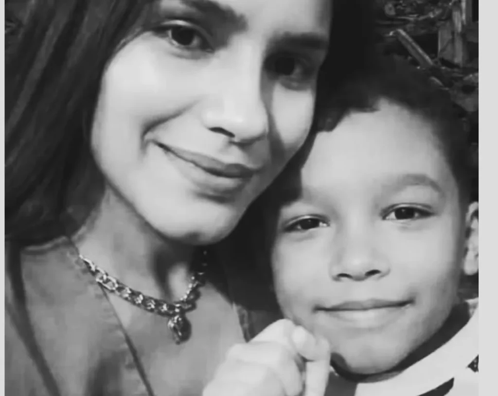 Rescatistas encuentran abrazados los cuerpos del niño Fabio y su madre tras sismos en Venezuela