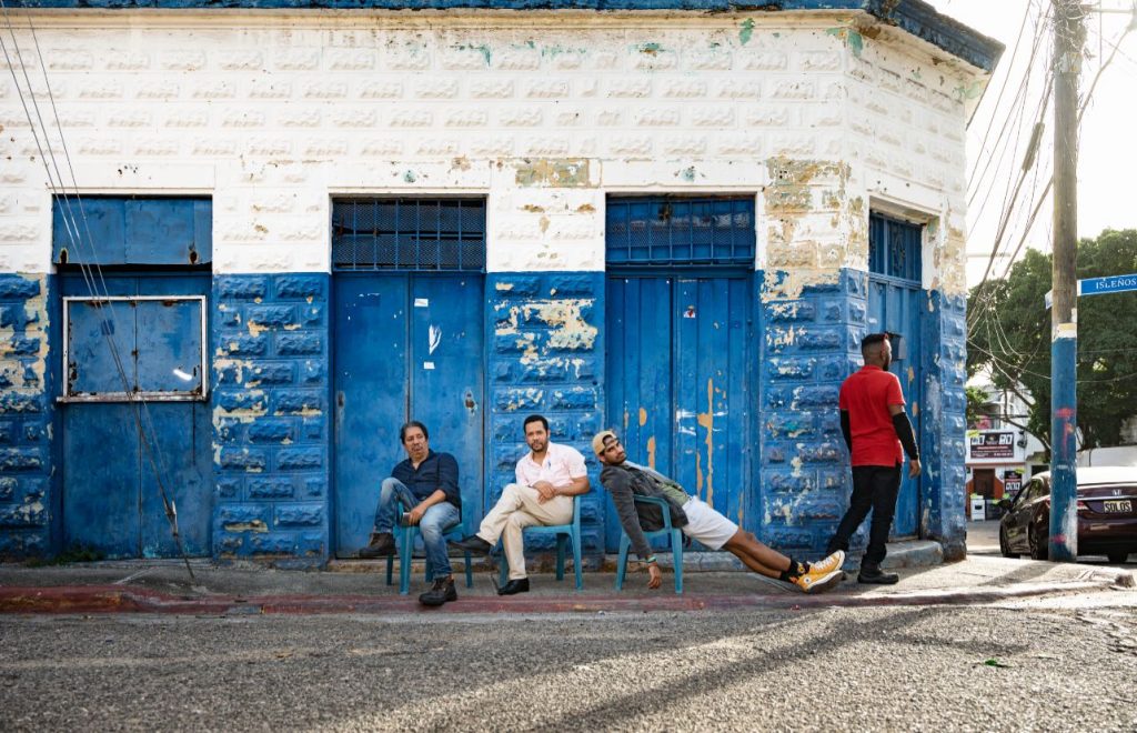 Otro Teatro estrena «Solos», una impactante historia sobre el silencio de los hombres