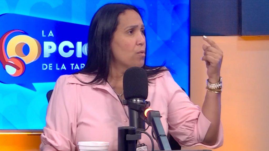 “Esto se está acabando”: Periodista critica papel de influencers en debate del Código Penal