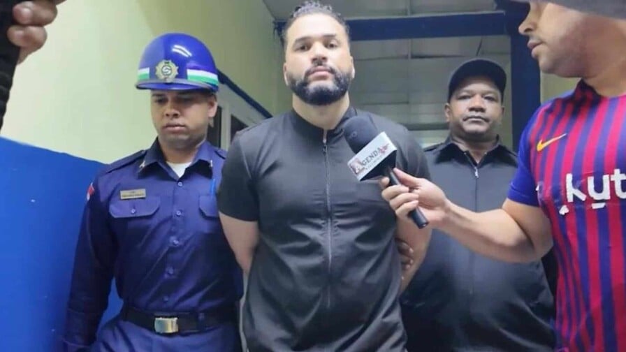 Mujer que acusó doctor de supuesta agresión sexual retira acusación y tribunal aplaza audiencia en SFM