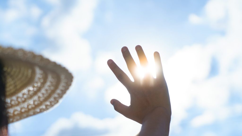 Calor, polvo del Sahara y escasas lluvias marcarán el tiempo este martes