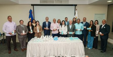 Entregan tratamientos médicos a la DNCD para fortalecer el bienestar y la salud de los miembros de la institución