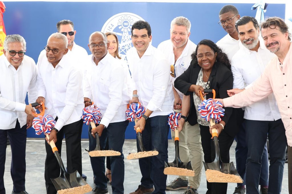 Inician construcción del alcantarillado sanitario de Boca Chica