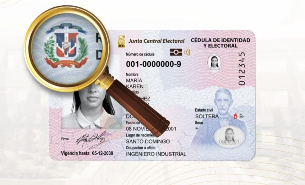 “¡Qué es eso que está ahí señores!”: periodista tras polémica por el escudo en la nueva Cédula