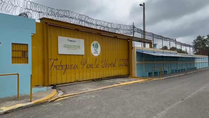 Denuncian supuestos maltratos a internos en cárcel La Isleta en Moca