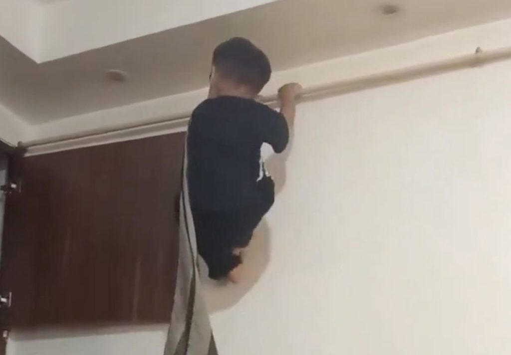 “¿Cómo llegaron ahí?” Madre pide a sus hijos repetir la hazaña y sorprenden a todos