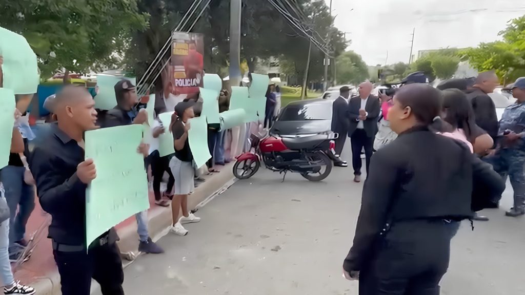 Piden justicia por adolescente con autismo muerto tras disparo atribuido a policía