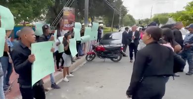 Piden justicia por adolescente con autismo muerto tras disparo atribuido a policía