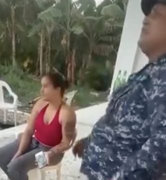 Policía detiene mujer tras viralizarse video donde amenaza a una pareja con rifle de aire en municipio de Guerra