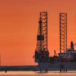 Petróleo de Texas sube 3,17 % por escalada de ataques entre EE. UU. e Irán