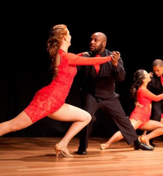 Las clases de salsa reducen los síntomas depresivos en jóvenes adultos, según un estudio