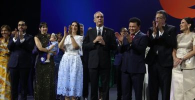 Abinader y Raquel Arbaje asisten a la consagración del nuevo templo Monte de Dios Horeb