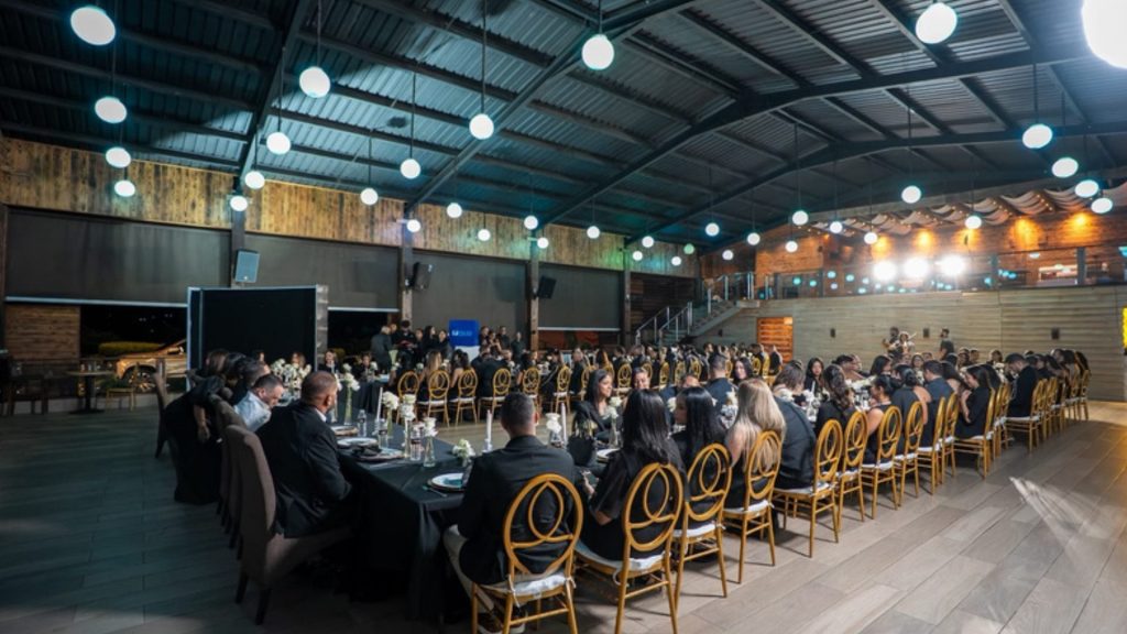 Banquetón Plus celebra exitosa cena-conversatorio