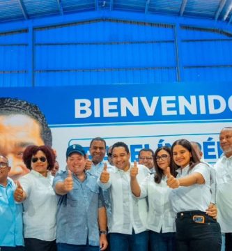 Diputado Rafelin Pérez deja la Fuerza del Pueblo y se juramenta en el PRM en Pedernales