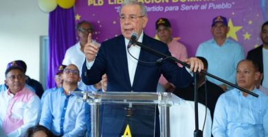 “Nadie ha endeudado tanto a la República Dominicana como este gobierno”, dice Danilo Medina