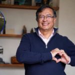 «Les dejo esta foto para que la guarden en su corazón»: Gustavo Petro presenta retrato que quedará en la galería de expresidentes de Colombia
