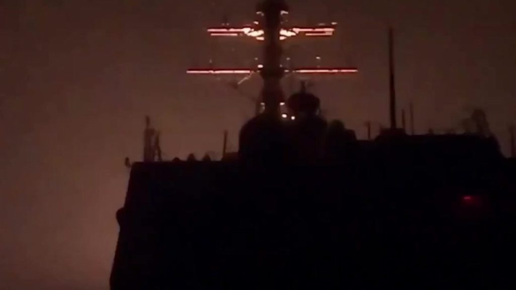 Estados Unidos ataca objetivos de Irán por novena noche consecutiva para reducir capacidades militares