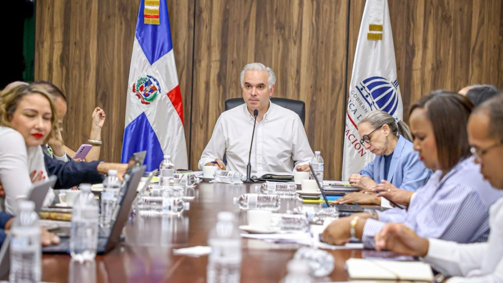Año escolar 2026-2027: MINERD garantiza planteles adecuados y cupos para estudiantes, según ministro de Educación