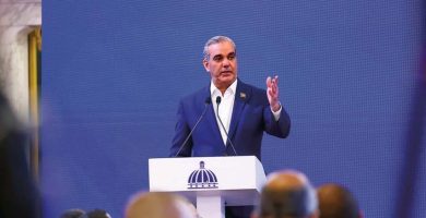 “El papel aguanta de todo”: Cuestionan al Gobierno por repetir anuncios de obras