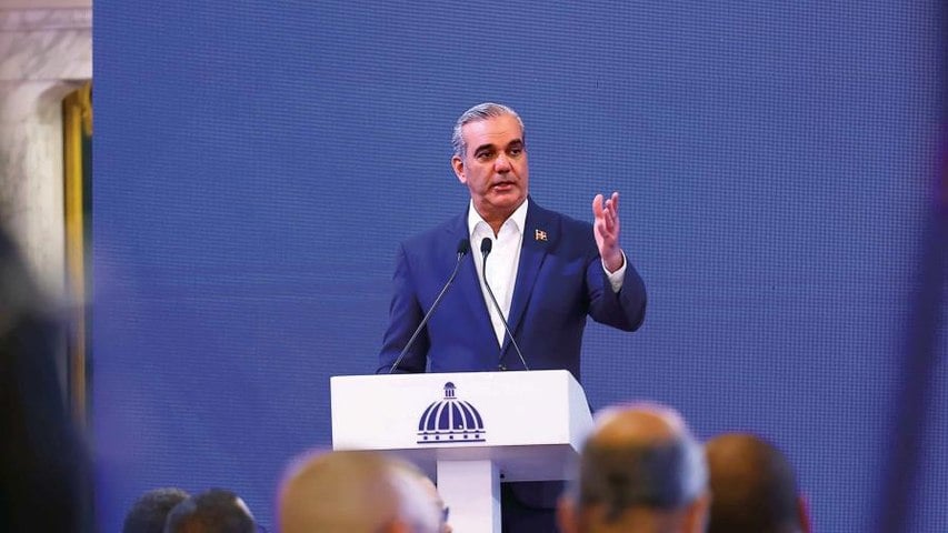 “El papel aguanta de todo”: Cuestionan al Gobierno por repetir anuncios de obras