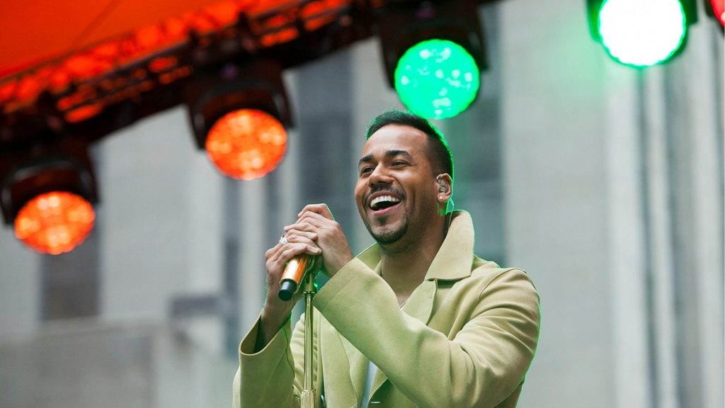Romeo Santos celebra que cumple 45 años de edad con un gracioso video