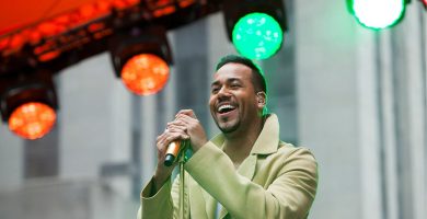 Romeo Santos celebra que cumple 45 años de edad con un gracioso video