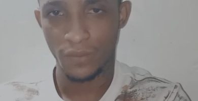 Joven condenado a 30 años de prisión pide ayuda y asegura que fue acusado por crimen cometido por hermano