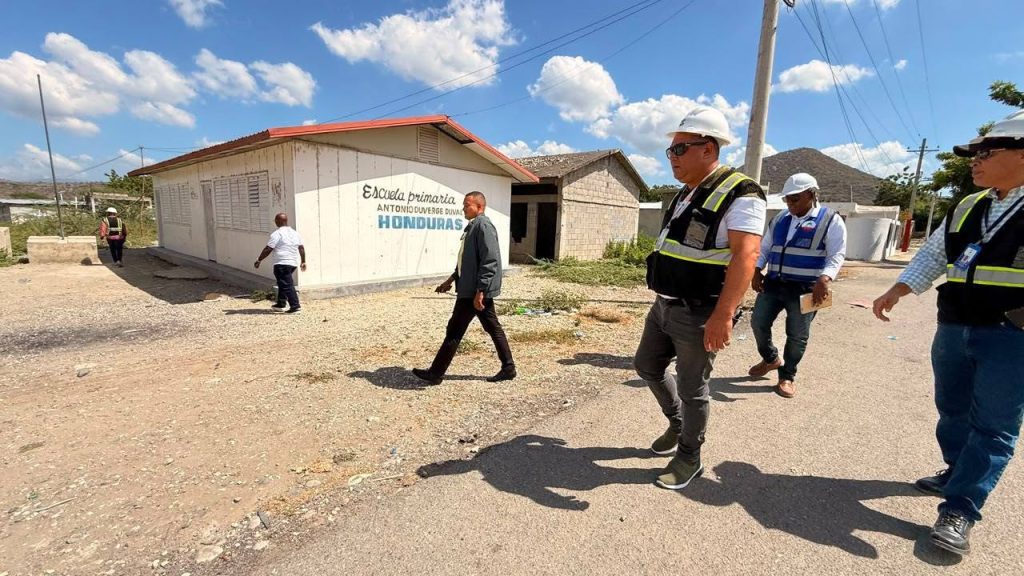 Tras llamado de la ADP de no iniciar año escolar, comienzan trabajos en escuela de Honduras, Tamayo