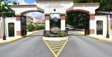 Mescyt cancela becas a 606 estudiantes de la UASD tras detectar incumplimientos de requisitos