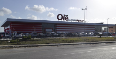 Fuera de peligro clientes y colaboradores tras conato de incendio en sucursal de Supermercados Olé