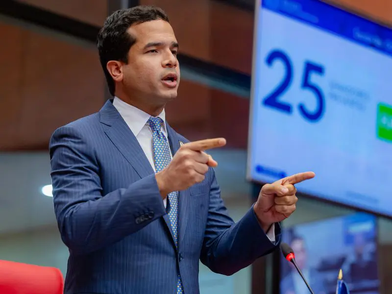 Rechazan propuestas de Omar Fernández para reforzar libertad de expresión en nuevo Código Penal