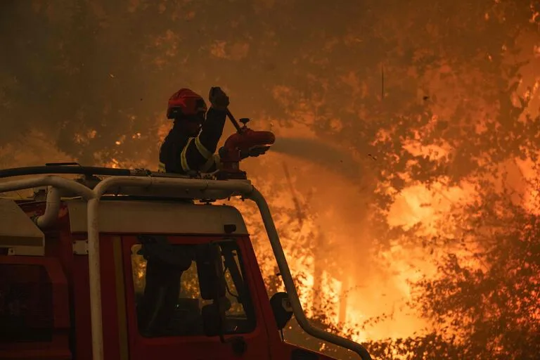 73 mil evacuados en España a causa de incendios forestales