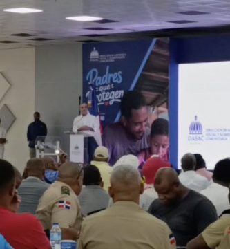Abinader encabeza “Padres que Protegen” en reconocimiento por su día