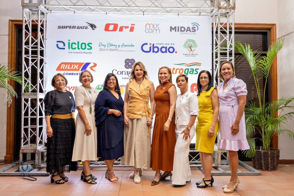 Fundación Corazones Solidarios Contra el Cáncer realiza conferencia benéfica para apoyar pacientes oncológicos