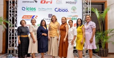 Fundación Corazones Solidarios Contra el Cáncer realiza conferencia benéfica para apoyar pacientes oncológicos