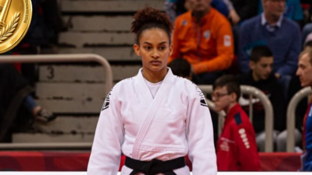 El primer oro llegó: atleta Ana Rosa pone a RD en lo más alto del podio
