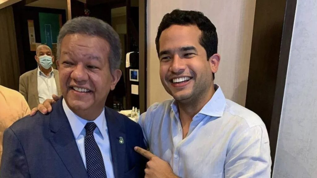 “Devuélveme la corbata”: el divertido intercambio entre Omar Fernández y Leonel por el Día de los Padres