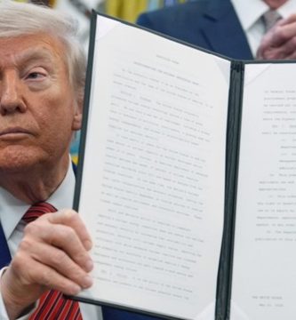 Tribunal bloquea intento de Trump de aplicar nuevas restricciones al voto por correo antes de las elecciones
