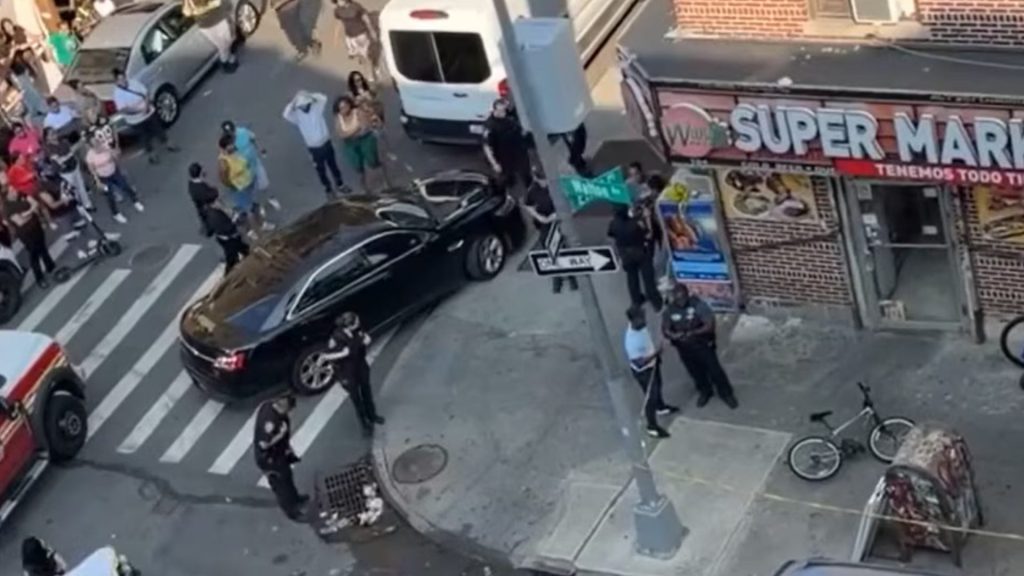 Niño de 12 años muere baleado tras quedar atrapado en tiroteo en el Bronx