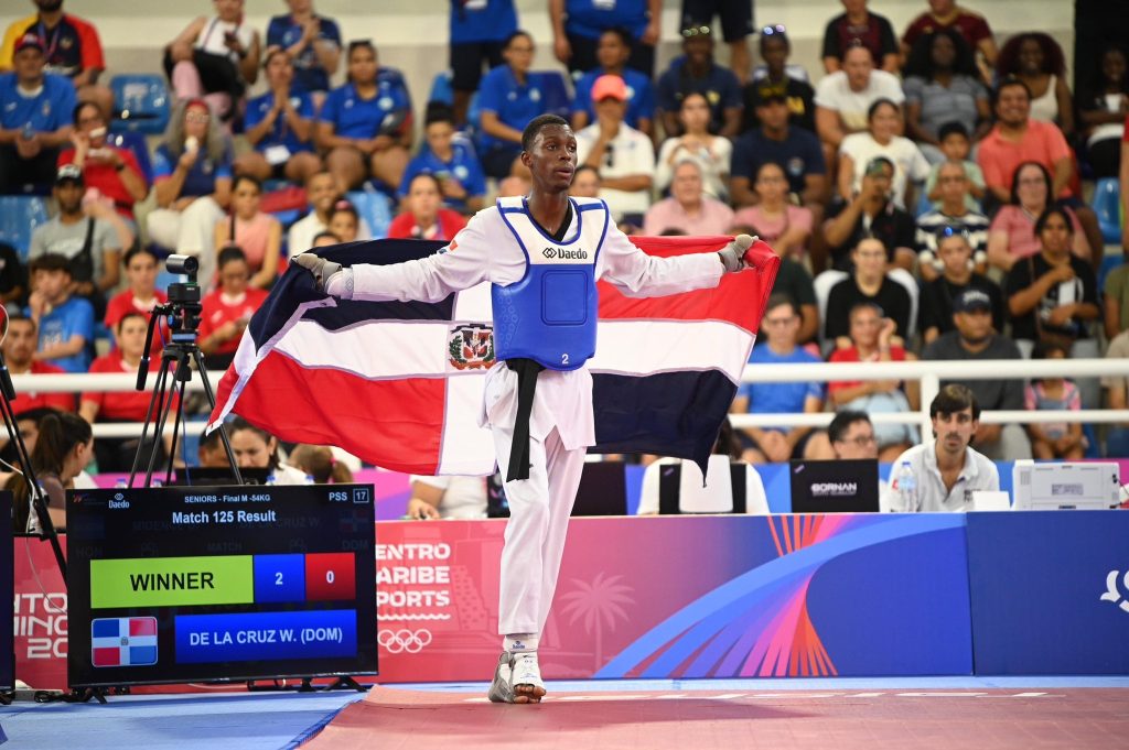 Oro para RD: Wilfrido de la Cruz se corona en taekwondo en Juegos Centroamericanos 2026
